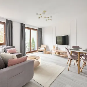 dom-house-apartments-sobieskiego-sopot.sopothotels.com/