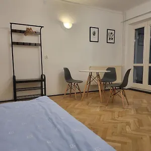 Rooms4rest Cisowa - Private For Tourists - Atr Consulting Sp, Z O,o, Варшава